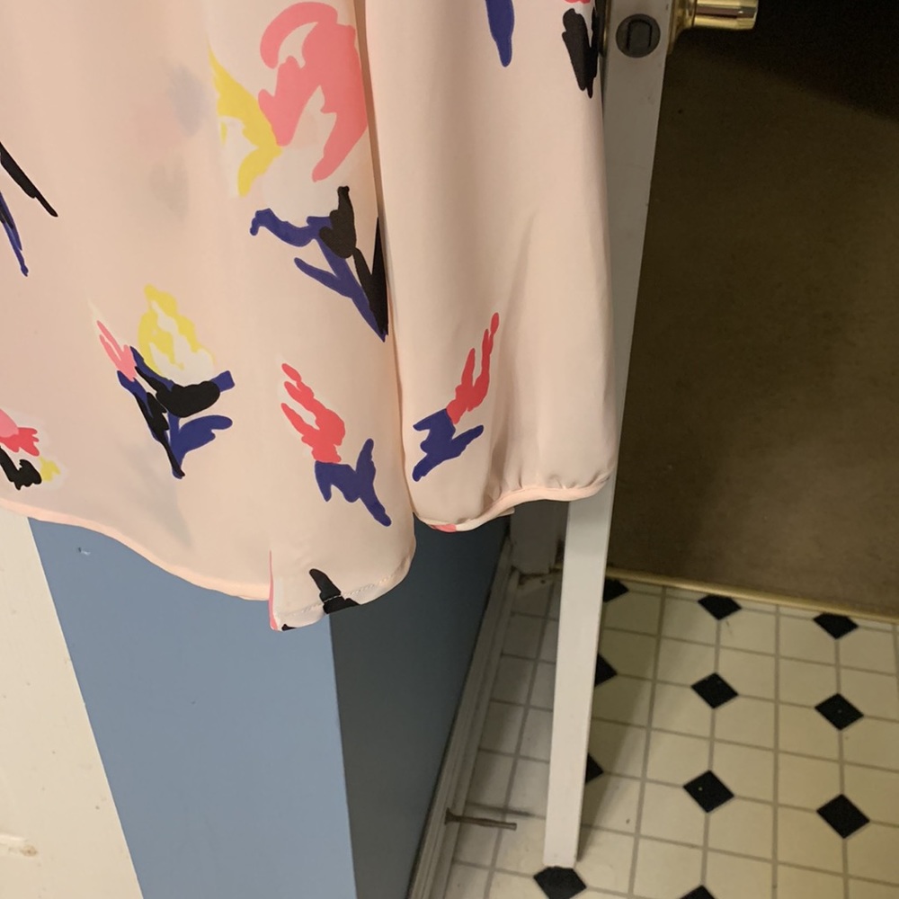 Blouse - Picture 2 of 3